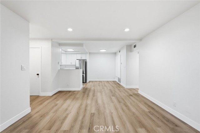 Detail Gallery Image 10 of 31 For 15511 Sherman Way #19,  Van Nuys,  CA 91406 - 1 Beds | 1 Baths