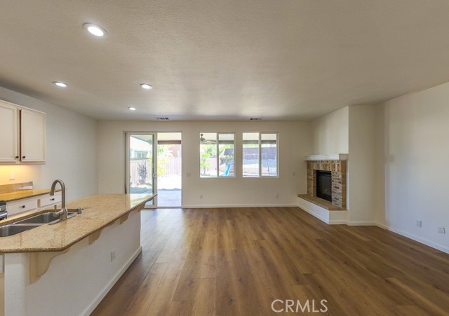 31659 Rosales Avenue, Murrieta CA: https://media.crmls.org/medias/07ffd0fd-2137-4e59-ada5-92b4e808fb93.jpg