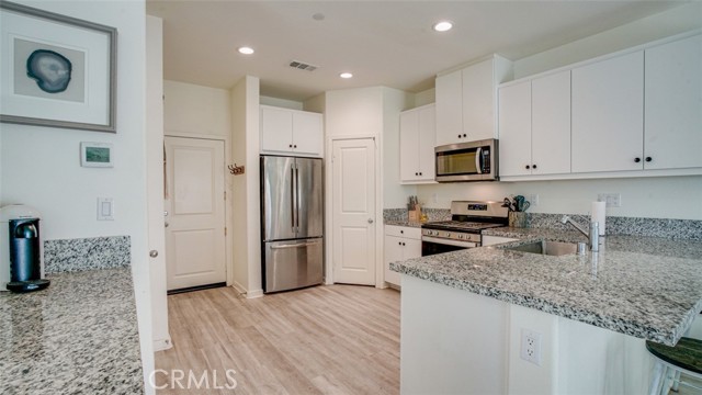 Detail Gallery Image 18 of 48 For 12848 Crown Hill Way, Moreno Valley,  CA 92555 - 3 Beds | 2/1 Baths