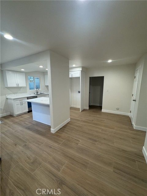 Detail Gallery Image 4 of 12 For 11624 208th, Lakewood,  CA 90715 - 3 Beds | 2 Baths