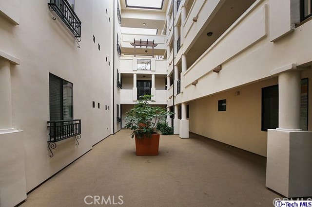 3 Bed Home for Sale in Sherman Oaks, California