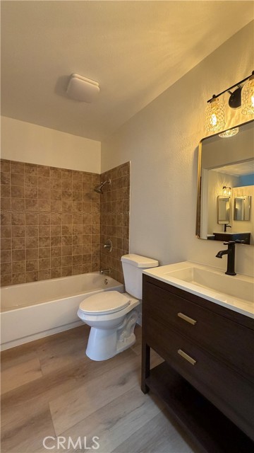 Detail Gallery Image 14 of 22 For 196 Pineview, Irvine,  CA 92620 - 2 Beds | 1/1 Baths