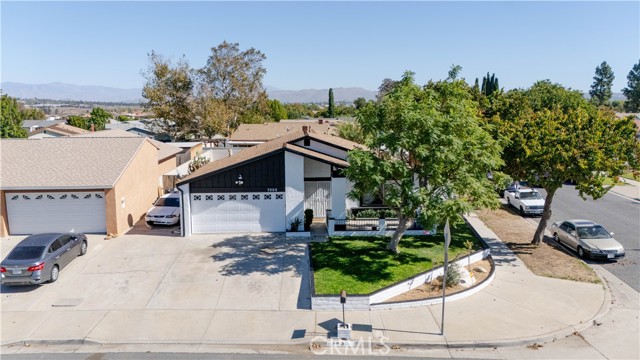 Detail Gallery Image 2 of 22 For 7000 Batavia, Riverside,  CA 92503 - 4 Beds | 2 Baths