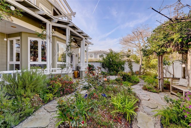 2200 John Street, Manhattan Beach, California 90266, 4 Bedrooms Bedrooms, ,3 BathroomsBathrooms,Residential,Sold,John,SB23065646