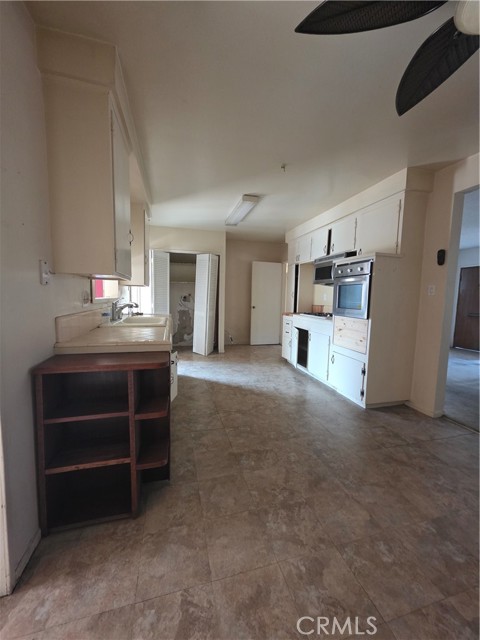 10243 Fremont Avenue, Montclair CA: https://media.crmls.org/medias/08030608-f541-4f03-a850-02754bc29c7b.jpg