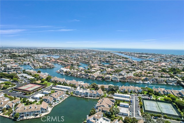 Detail Gallery Image 56 of 75 For 16123 Saint Croix Cir, Huntington Beach,  CA 92649 - 3 Beds | 2/1 Baths