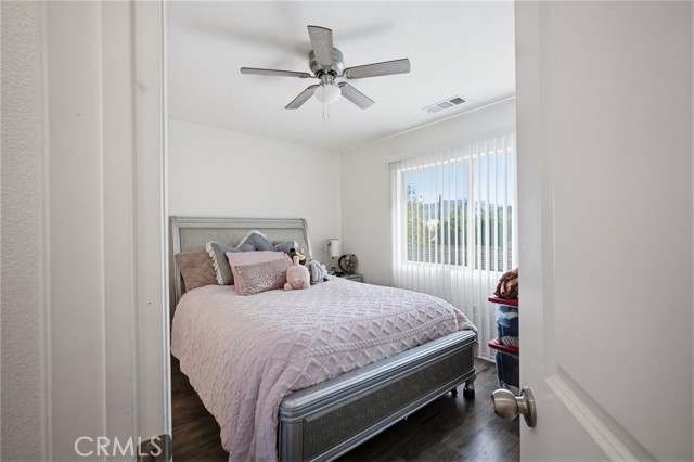 Detail Gallery Image 10 of 17 For 24711 6th, San Bernardino,  CA 92410 - 4 Beds | 3 Baths