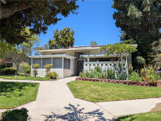 Detail Gallery Image 3 of 32 For 188 Avenida Majorca a,  Laguna Woods,  CA 92637 - 2 Beds | 2 Baths