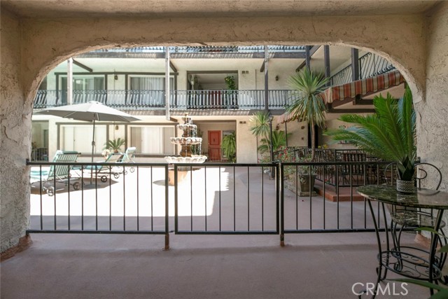 Detail Gallery Image 13 of 38 For 605 N Louise St #106,  Glendale,  CA 91206 - 2 Beds | 2 Baths