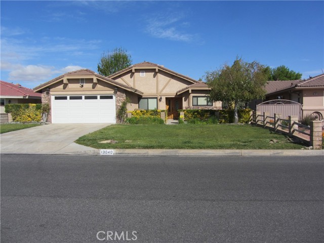 Detail Gallery Image 1 of 9 For 13040 Greensboro Rd, Victorville,  CA 92395 - 3 Beds | 2 Baths