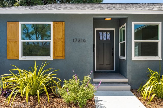 17216 Lorne Street, Van Nuys CA: https://media.crmls.org/medias/080548a0-73f0-40ea-ba82-f96a37169aeb.jpg