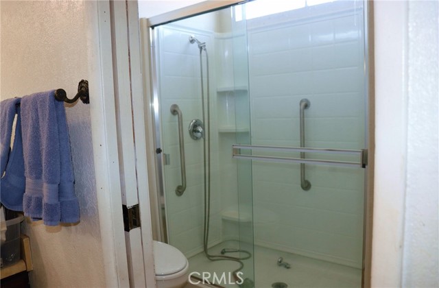 Detail Gallery Image 14 of 18 For 9632 Juniper St, Apple Valley,  CA 92308 - 5 Beds | 3 Baths