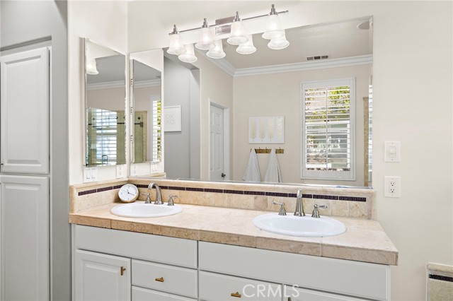 19 Rinehart Road, Ladera Ranch CA: https://media.crmls.org/medias/08056051-f089-4cfc-83f9-be162e7cdae7.jpg