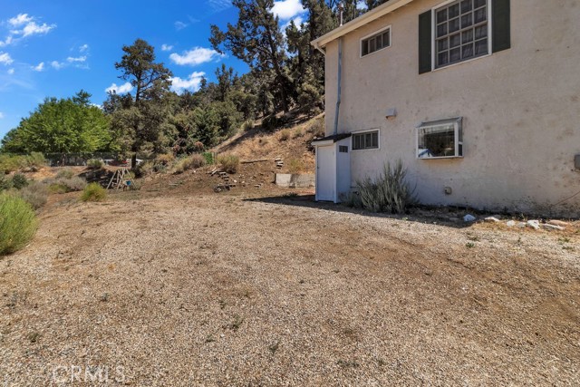 312 Border Street, Frazier Park CA: https://media.crmls.org/medias/0805fb23-690e-4acf-bbe8-4d5dc657d688.jpg
