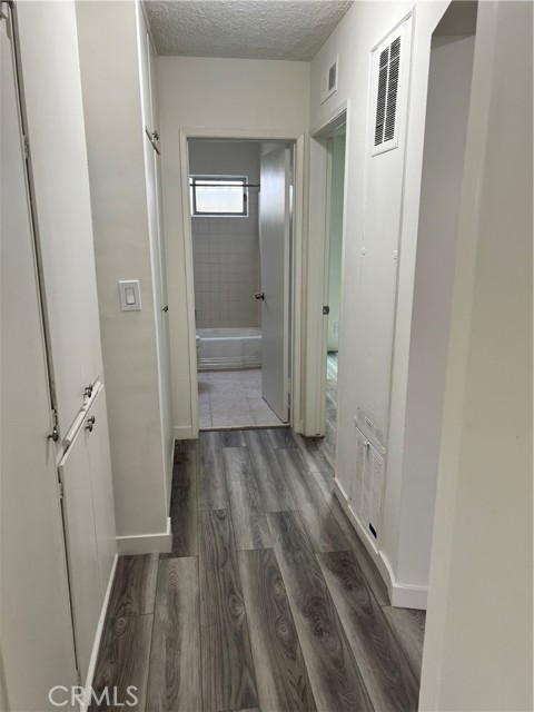 859 S Shenandoah Street, Los Angeles CA: https://media.crmls.org/medias/080642b4-2f06-4c98-a247-2bcce743bc67.jpg