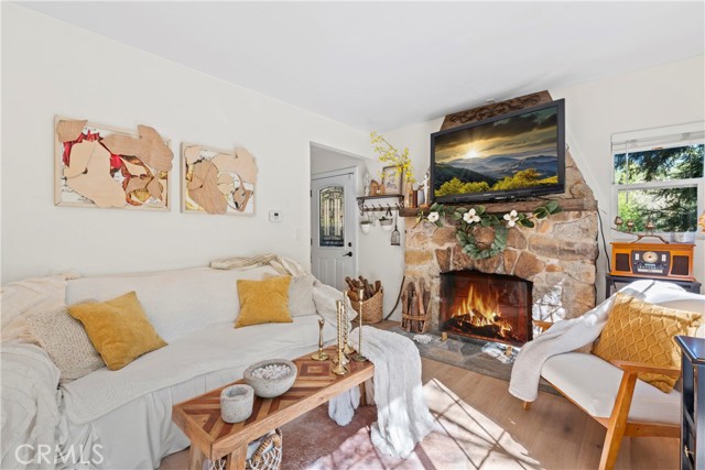 29613 Hook Creek Road, Cedar Glen CA: https://media.crmls.org/medias/0806fb51-602f-4b7e-8087-fefbf6c1c204.jpg