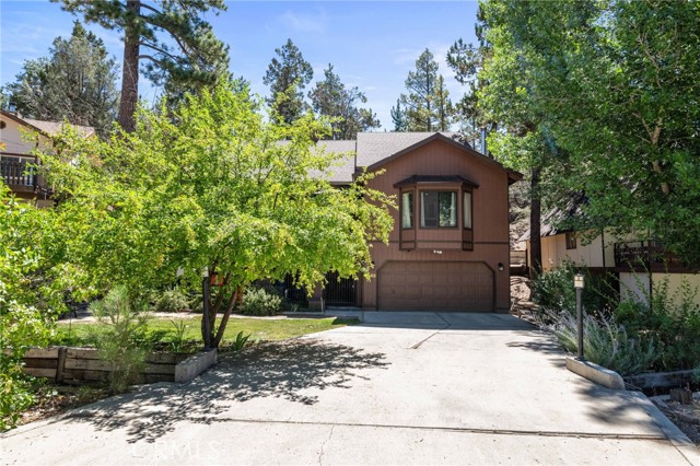 Detail Gallery Image 1 of 44 For 1052 Eagle Mountain Dr, Big Bear City,  CA 92314 - 3 Beds | 2/1 Baths