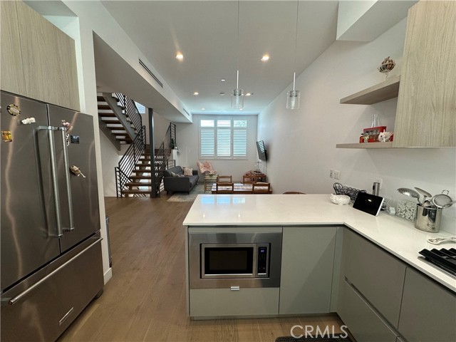 Detail Gallery Image 7 of 24 For 3103 S Dakota Dr, Los Angeles,  CA 90034 - 3 Beds | 3/1 Baths