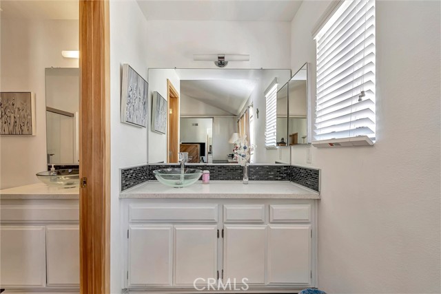 Detail Gallery Image 33 of 40 For 21241 Lassen #3,  Chatsworth,  CA 91311 - 2 Beds | 2/1 Baths