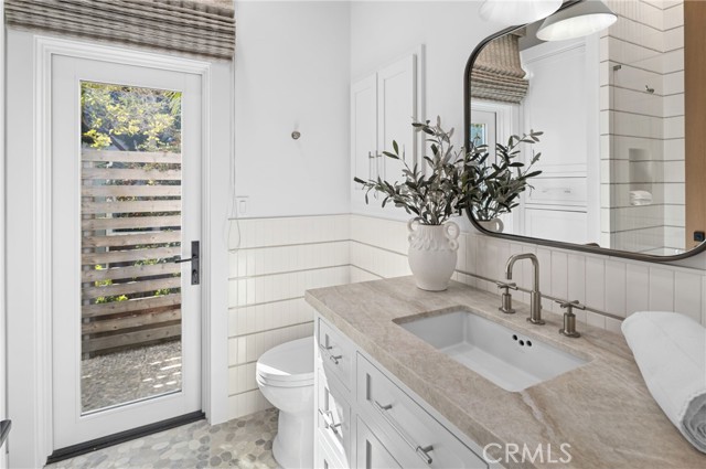 Detail Gallery Image 21 of 37 For 706 Poinsettia, Corona Del Mar,  CA 92625 - 5 Beds | 3/1 Baths