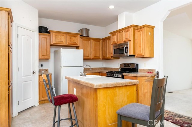 Detail Gallery Image 17 of 28 For 16265 Koch St, Mojave,  CA 93501 - 4 Beds | 2/1 Baths