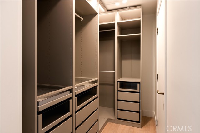 Detail Gallery Image 15 of 32 For 2931 Tyburn St, Los Angeles,  CA 90039 - 3 Beds | 2 Baths