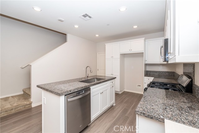 Detail Gallery Image 12 of 36 For 16028 Voyager Ave, Chino,  CA 91708 - 3 Beds | 2/1 Baths
