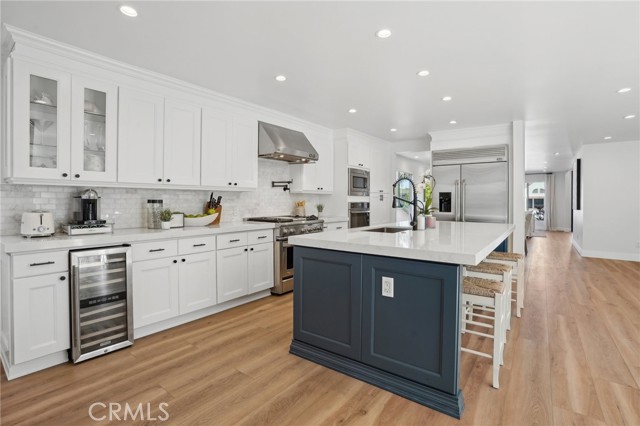 2501 N Poinsettia Avenue, Manhattan Beach CA: https://media.crmls.org/medias/080b140f-89b1-4b0a-80bc-2674c758ad14.jpg
