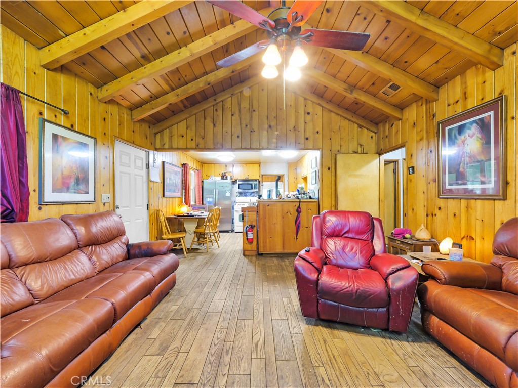 https://media.crmls.org/medias/080c2764-cc65-4440-9121-51011635a06b.jpg?preset=X-Large