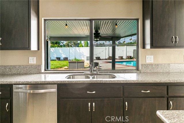 419 Marcia Street, Redlands CA: https://media.crmls.org/medias/080c37a4-ab33-4a87-8886-3550e4e198c2.jpg