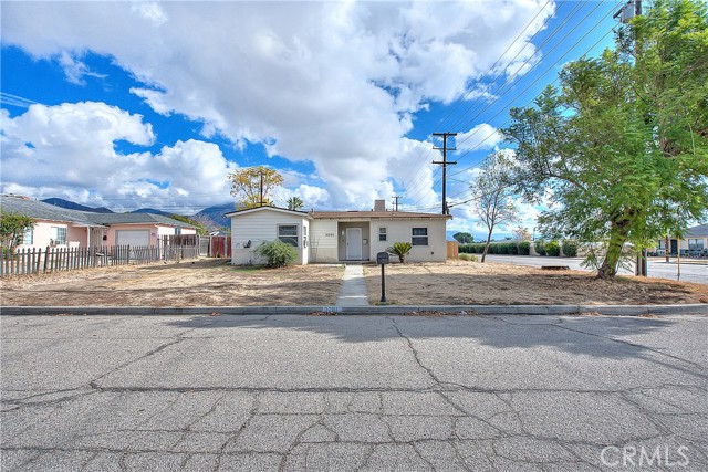 Detail Gallery Image 4 of 54 For 3201 Garden Dr, San Bernardino,  CA 92404 - 3 Beds | 1/1 Baths