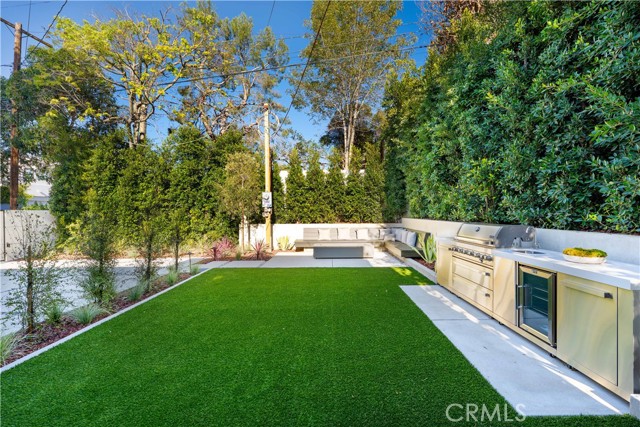 10840 Queensland, Los Angeles CA: https://media.crmls.org/medias/080d18d7-665d-4681-8c0c-82826e25a576.jpg