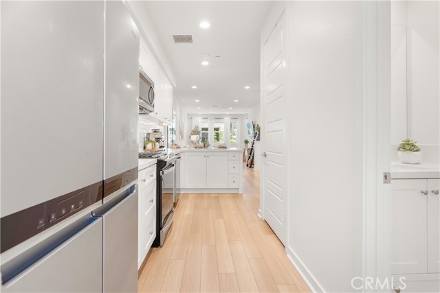 59 Sanctuary Lane, Mission Viejo CA: https://media.crmls.org/medias/080d4143-9a1d-4dd2-8727-444c792bfa19.jpg