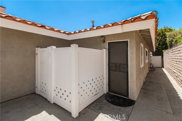 10200 Bothwell Road, Northridge CA: https://media.crmls.org/medias/080e2882-5f6e-4176-adaf-a757fcd272b1.jpg