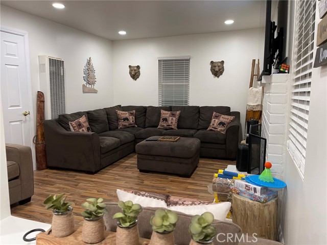 Detail Gallery Image 7 of 25 For 40172 Highland Rd., Big Bear Lake,  CA 92315 - 2 Beds | 1 Baths