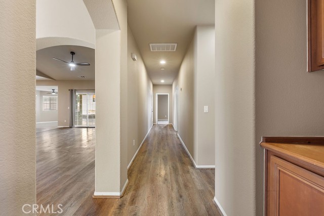 6834 Phoenix Court, Hesperia CA: https://media.crmls.org/medias/080e5813-05cc-4c15-b90e-80bf01370b75.jpg