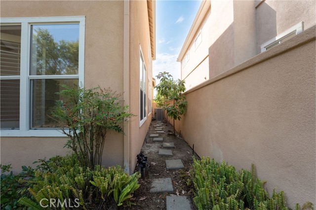 23 Belfort, Newport Coast CA: https://media.crmls.org/medias/080e6e83-13f2-41e8-9c58-755d54ce228b.jpg