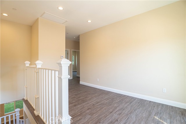 9246 Cedros Avenue, Panorama City CA: https://media.crmls.org/medias/080ecbdb-4c36-44cf-b7f1-5925d74e1cdd.jpg