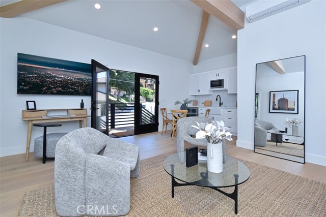 Detail Gallery Image 58 of 68 For 13327 Cheltenham Dr, Sherman Oaks,  CA 91423 - 4 Beds | 5/1 Baths