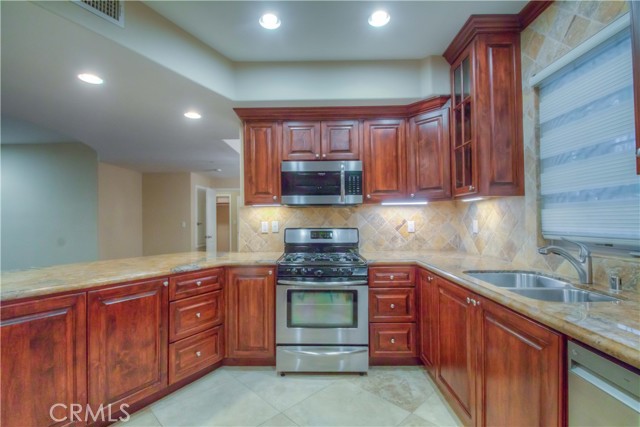 4551 Coldwater canyon Avenue, Studio City CA: https://media.crmls.org/medias/08110b88-930f-4a52-a7e9-82cf823c0395.jpg