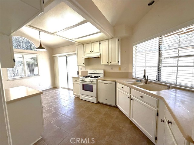 Detail Gallery Image 10 of 22 For 42140 Teatree Ct, Temecula,  CA 92591 - 3 Beds | 2 Baths