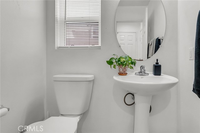 277 Avenida San Miguel, Perris CA: https://media.crmls.org/medias/08122400-8696-4b43-ba40-7393b4faf06f.jpg