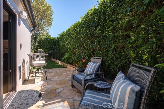 Image 17 of 75 For 1001 4th  