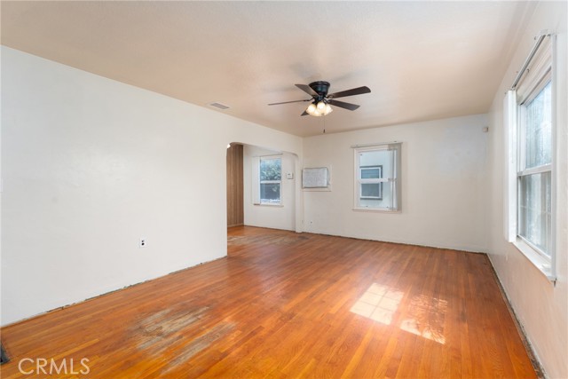 7086 Fairfax Drive, San Bernardino CA: https://media.crmls.org/medias/0812354d-5f55-4ddd-9d3e-f2686a526139.jpg