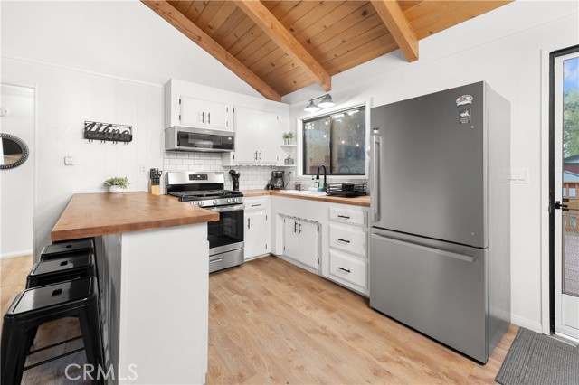 Detail Gallery Image 13 of 38 For 42540 Cedar Ave, Big Bear Lake,  CA 92315 - 2 Beds | 1 Baths