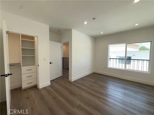 21719 Hart Street, Canoga Park CA: https://media.crmls.org/medias/081282ba-bda0-4f6c-b3f7-3b86a87dde7b.jpg