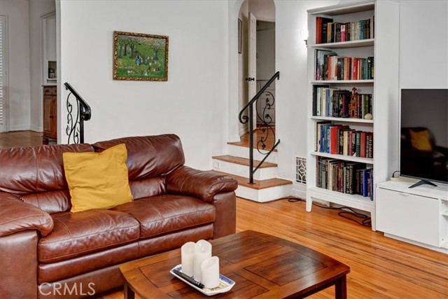 4221 Hazel Kirk Drive, Los Angeles CA: https://media.crmls.org/medias/0812c5f3-0917-4aa6-a52a-d24674c277e7.jpg