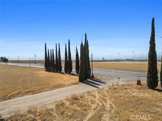 1320 E Lerdo, Shafter CA: https://media.crmls.org/medias/0813f273-eb8b-472e-b166-6f5992786329.jpg
