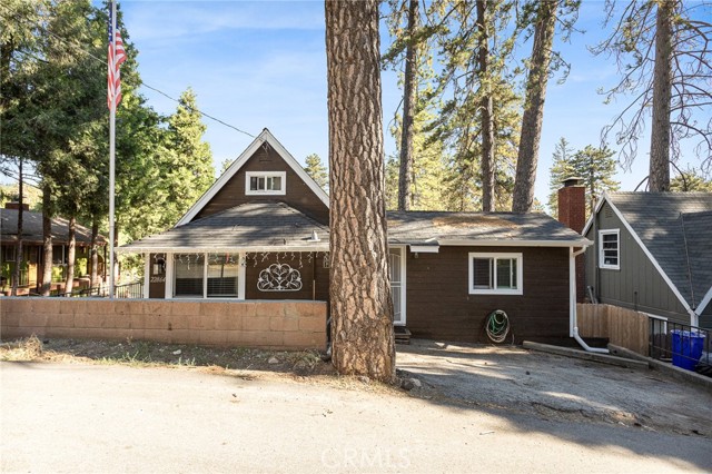 22864 Alder Lane, Crestline CA: https://media.crmls.org/medias/0814dd44-a25b-4621-839e-a503c635fec2.jpg