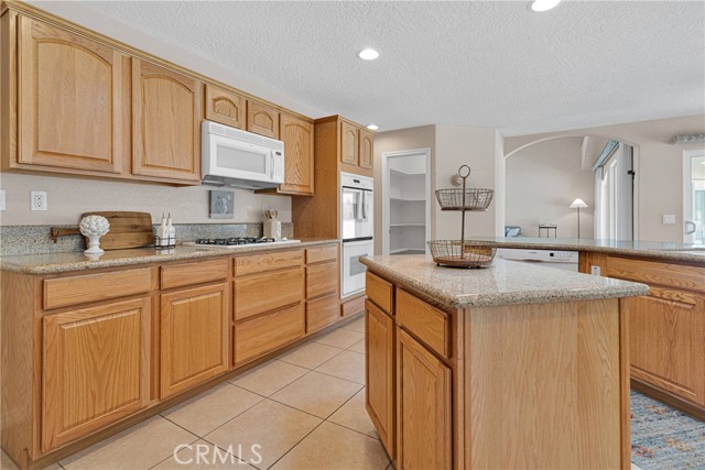 19410 Allegheny Court, Apple Valley CA: https://media.crmls.org/medias/0814ea2a-19e6-49a3-aeb2-0e5624d77d52.jpg